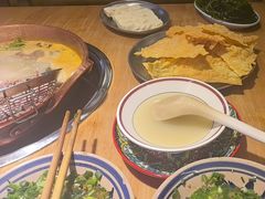 -洱火云南酸菜牛肉火锅(石景山当代商城店)