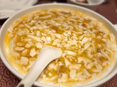蟹粉豆腐-东方明珠老上海8号餐厅