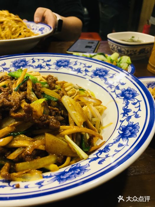 阿扁杭州面(苗圃店)生爆牛肉丝拌面图片