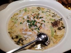 -江渔儿酸菜鱼专门店(明珠广场店)