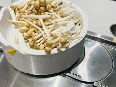 -龍歌自助小火锅(芝罘万达店)