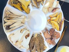 -野菌皇海景野生菌火锅(滨海大道店)