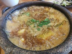 白洋淀石锅嘎鱼-小放牛炒菜馆(军校店)