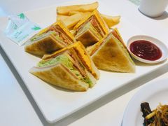 公司三文治伴薯条-翠华餐厅(宝安壹方城店)