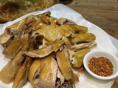 -头上红煨盐鸡·非遗院子餐厅