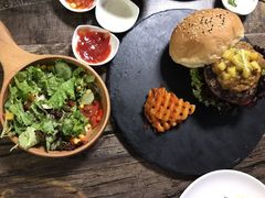 -HIGH FIVE哈福手工汉堡(桂林路店)