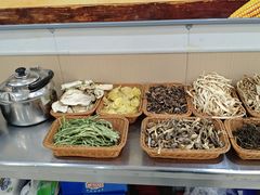 -农家院铁锅炖(西韩路店)