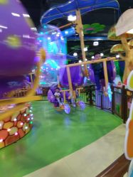 -维佳童话镇演出现场(徐东店)