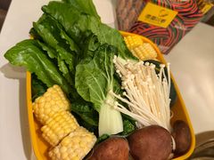 -润园四季椰子鸡火锅(卓越INTOWN店)
