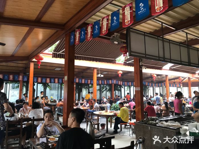 琼海·狮椰美食楼大堂图片
