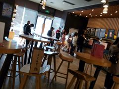 大堂-星巴克臻选(舟山凯虹广场店)