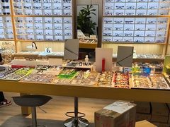 -天空之镜眼镜店蔡司依视路配镜授权零售店(望京颐堤港店)