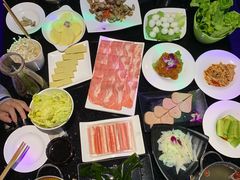 -唯爱KTV聚会餐厅(仙林东城汇店)