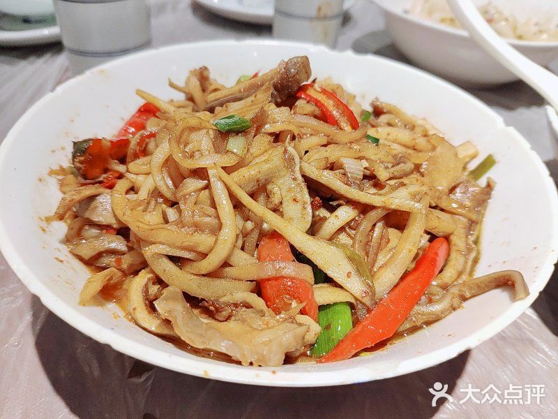 壹盏灯(惠农店)酸萝卜炒肚丝图片