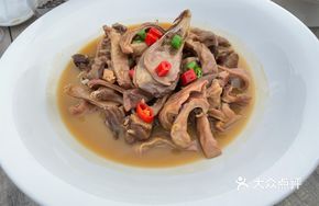 Stewed Duck with Pig's Trotter