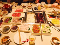 -海底捞火锅鲜切牛肉主题店(长寿路店)