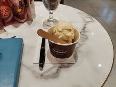 香草榛子巧克力-哈根达斯(芳圆里店)