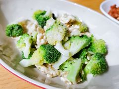 西蓝花拌桃仁-赤宴·川菜(玉林店)