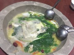 -姚记抚仙湖石锅鱼庄