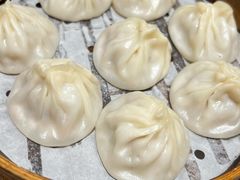 鲜肉小笼包-馋三尺蟹粉小笼(人民广场店)