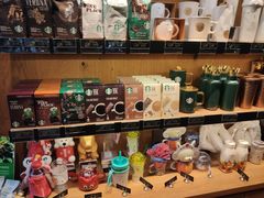 零售区-星巴克臻选(莘庄仲盛店)