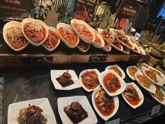 -雍容荟帝王蟹活龙虾展台自助(IFS黑金店)