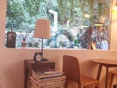 -彳亍咖啡·这里(水湾路店)