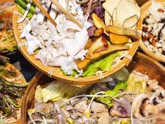 -阿山卓·野生菌火锅·纳西火塘烤肉