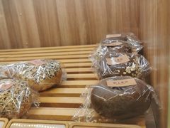 全麦黑芝麻贝果-野上麦田(中贸广场店)