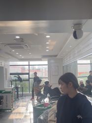 -镁连社·美联社