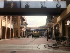 -王府井奥莱临潼小镇(临潼店)