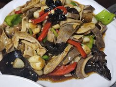 -金卯白肉罩火烧