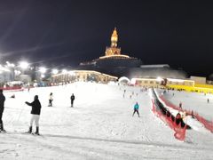 -采薇庄园四季滑雪场