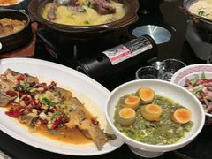 -帅巴人舅母子腊蹄民俗村