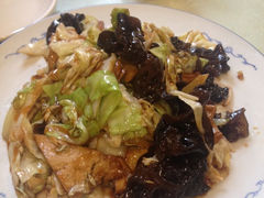 白菜木耳烧豆腐-肘子酥(王顶堤店)