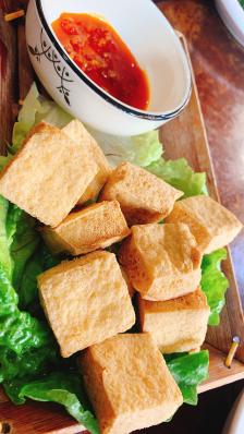 七宝老饭店-"就是为了鱼汤去的～这次人多,点了鱼头王.