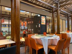 -阿瓦山寨·湘菜现炒·剁椒鱼头王(咸阳总店)