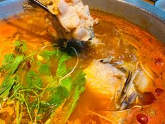 -野山舂·贵州现舂酸汤火锅(鸿通城店)