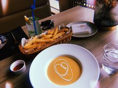 鲜虾奶油南瓜汤-J·one Bistro吉萬酒厨·牛排