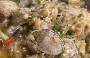 Stir-Fried Clams with Garlic and Vermicelli