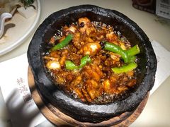 石锅杭椒牛蛙-桂满陇天书(南京德基旗舰店)