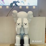 📍7UP｜門口超多玻璃磚🧱的新店💇🏻