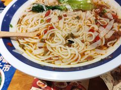 -霸蛮湖南菜·牛肉粉(荣京西街店)