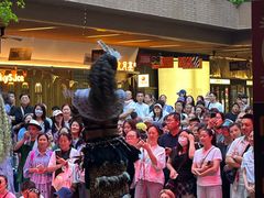 -瑞虹新天地月亮湾