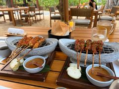 -三亚艾迪逊酒店·海滩烧烤 BARBACOA·现场乐队·浪漫晚餐·烧烤海鲜