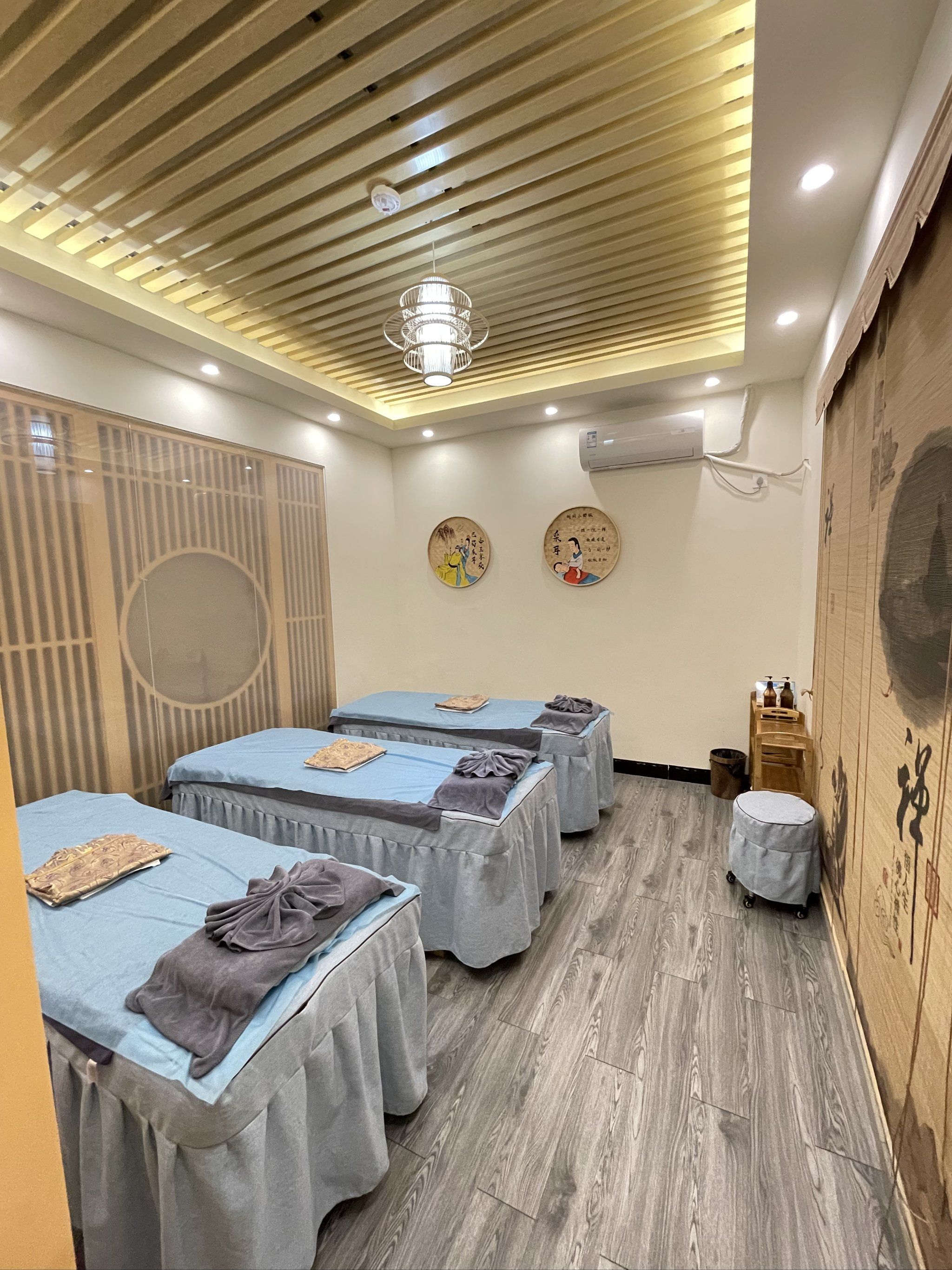 新塘广场麦当劳旁边新开的养生馆