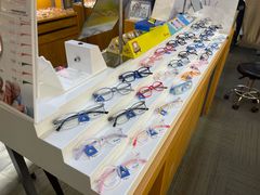 -优医视平价眼镜蔡司依视路折扣工厂店(十里堡店)