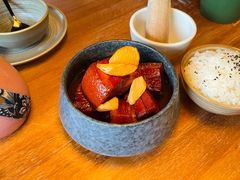 老酒古法红烧肉-檐下风铃酒馆