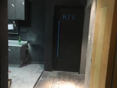 -VR间客漫虚拟现实体验馆(汉街店)