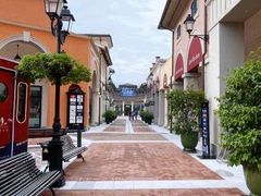 -佛罗伦萨小镇广佛名品奥特莱斯(疏港路店)